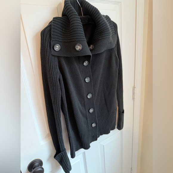 ❄️Winter Sale 50% off List Price | Banana Republic Black Ribbed Sweater - Picture 6 of 6